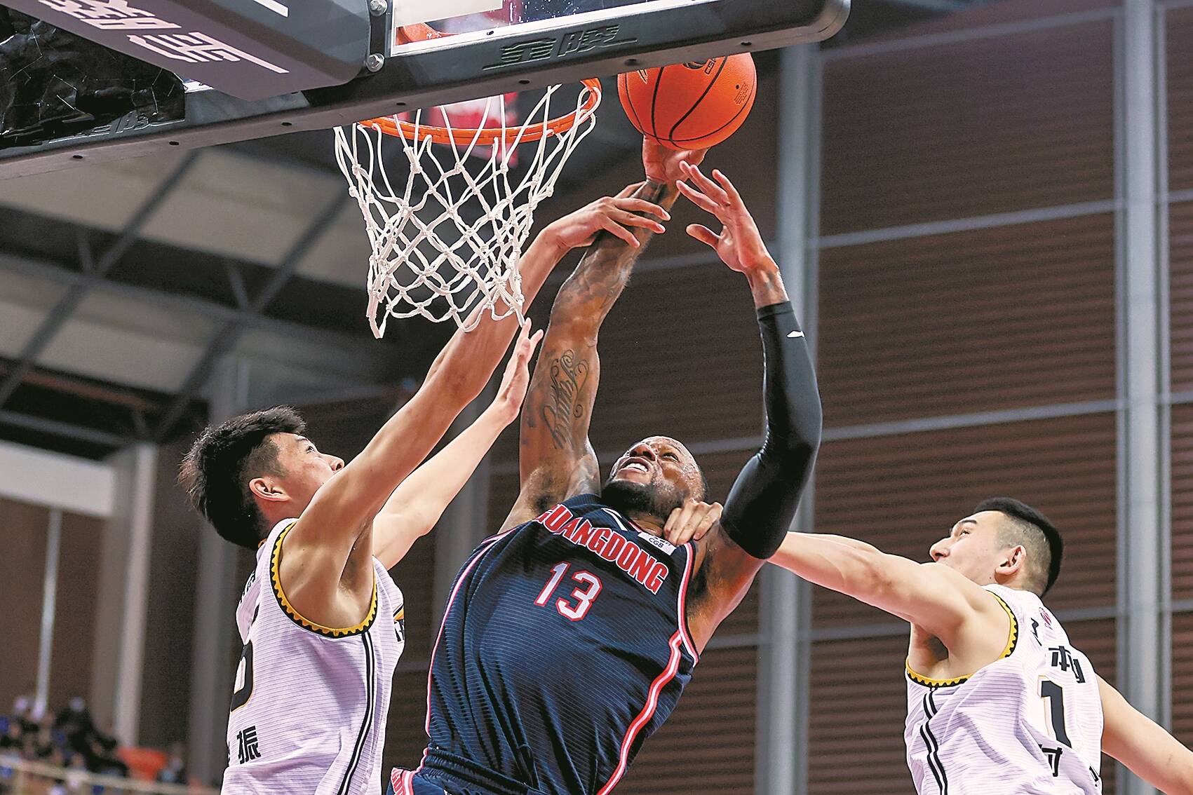 昂达夫连续6轮德甲进球，打破克林斯曼保持的斯图加特队史纪录（昂达夫德甲六连斩，改写克林斯曼保持的斯图加特队史纪录）