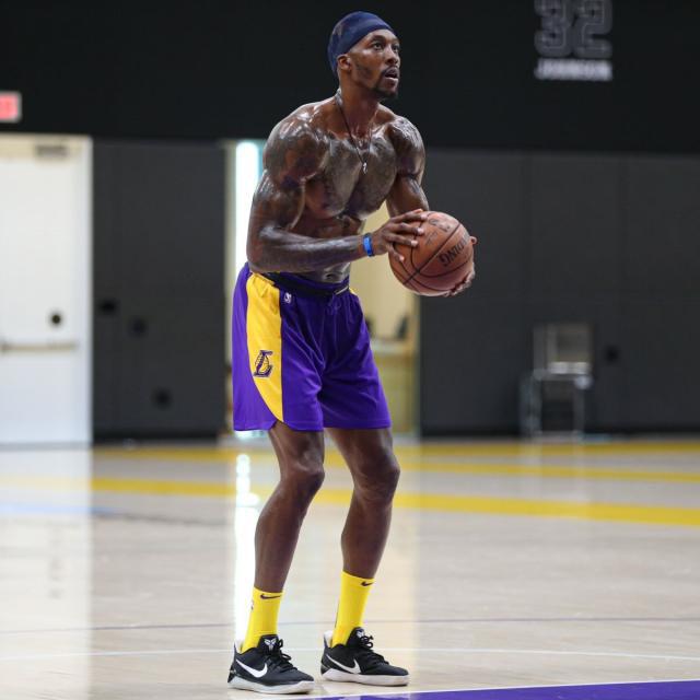 萨哈：麦克托米奈可以在皇马和巴萨踢球，甚至拜仁慕尼黑（萨哈：麦克托米奈足以效力皇马、巴萨，乃至拜仁慕尼黑）