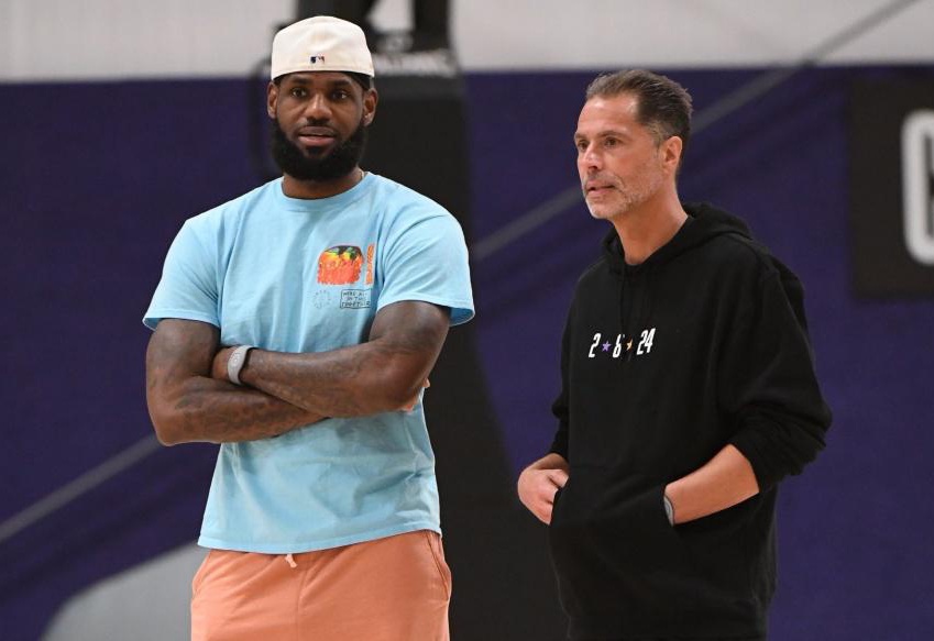 打进个人赛季德甲首球，丘库埃梅卡当选多特客战汉堡全场最佳（收获赛季德甲处子球，丘库埃梅卡荣膺多特客场战汉堡全场最佳）