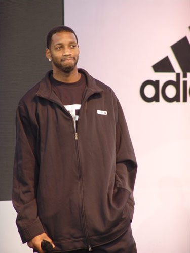 欧冠进球榜更新：莱万连续破门,（欧冠射手榜最新：莱万连场建功）